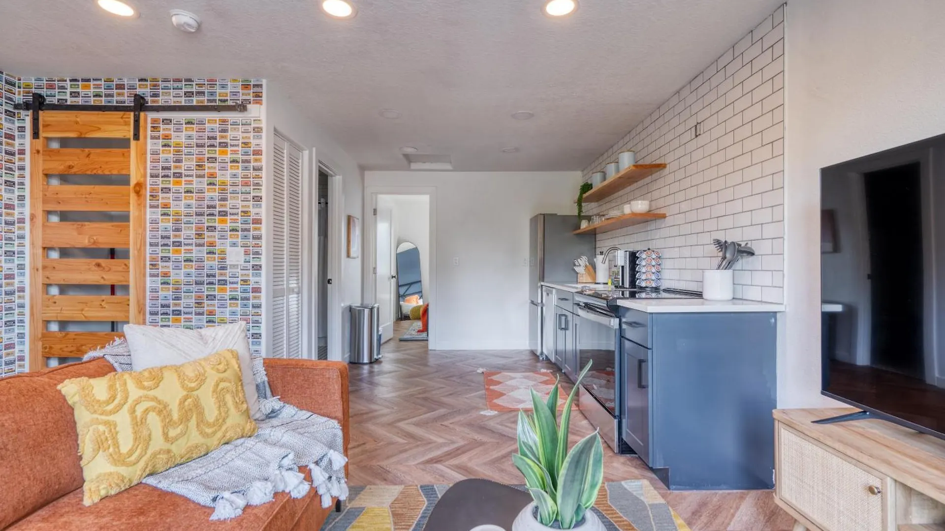 Stay Portland Collection - The Perfect Retro Portland Retreat - Vintage Shops