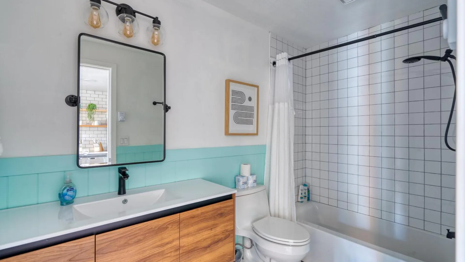 Stay Portland Collection - The Perfect Retro Portland Retreat - Vintage Shops United States