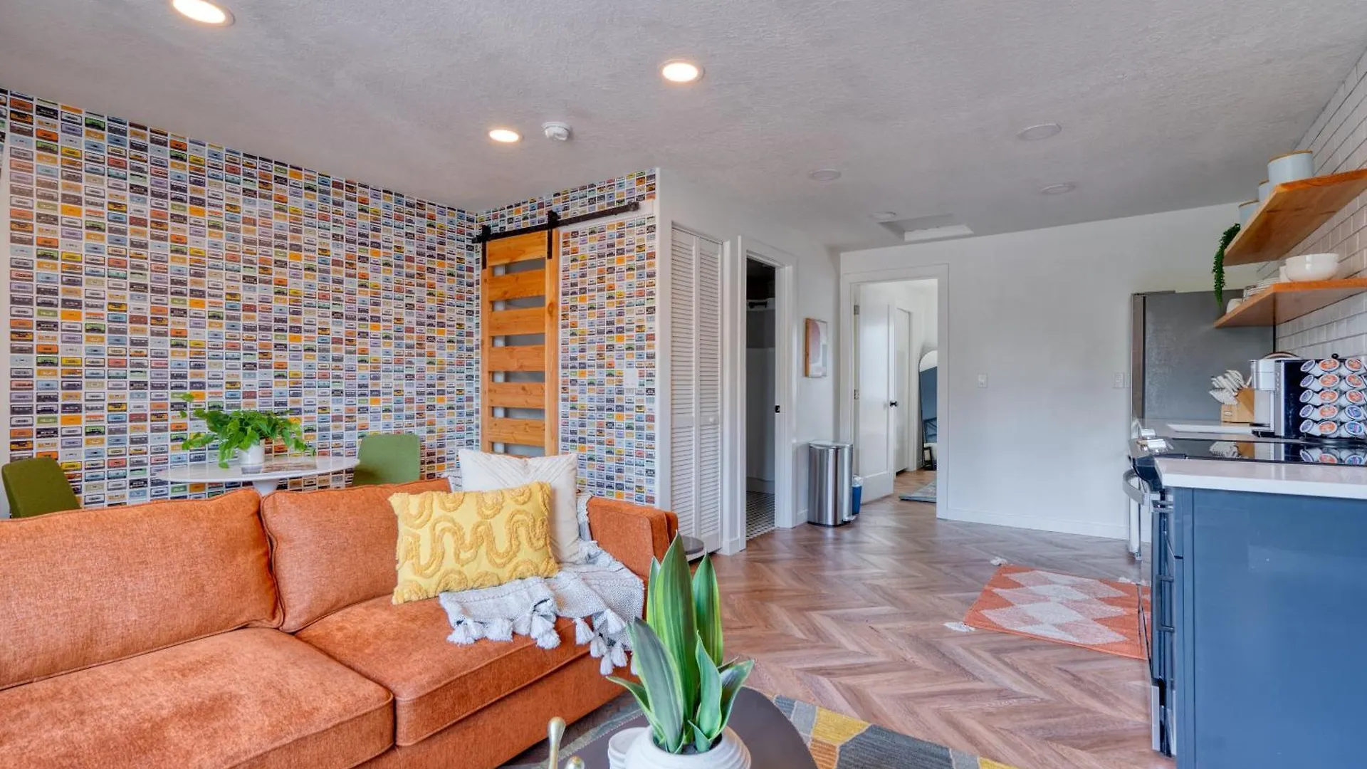 Stay Portland Collection - The Perfect Retro Portland Retreat - Vintage Shops Apartment