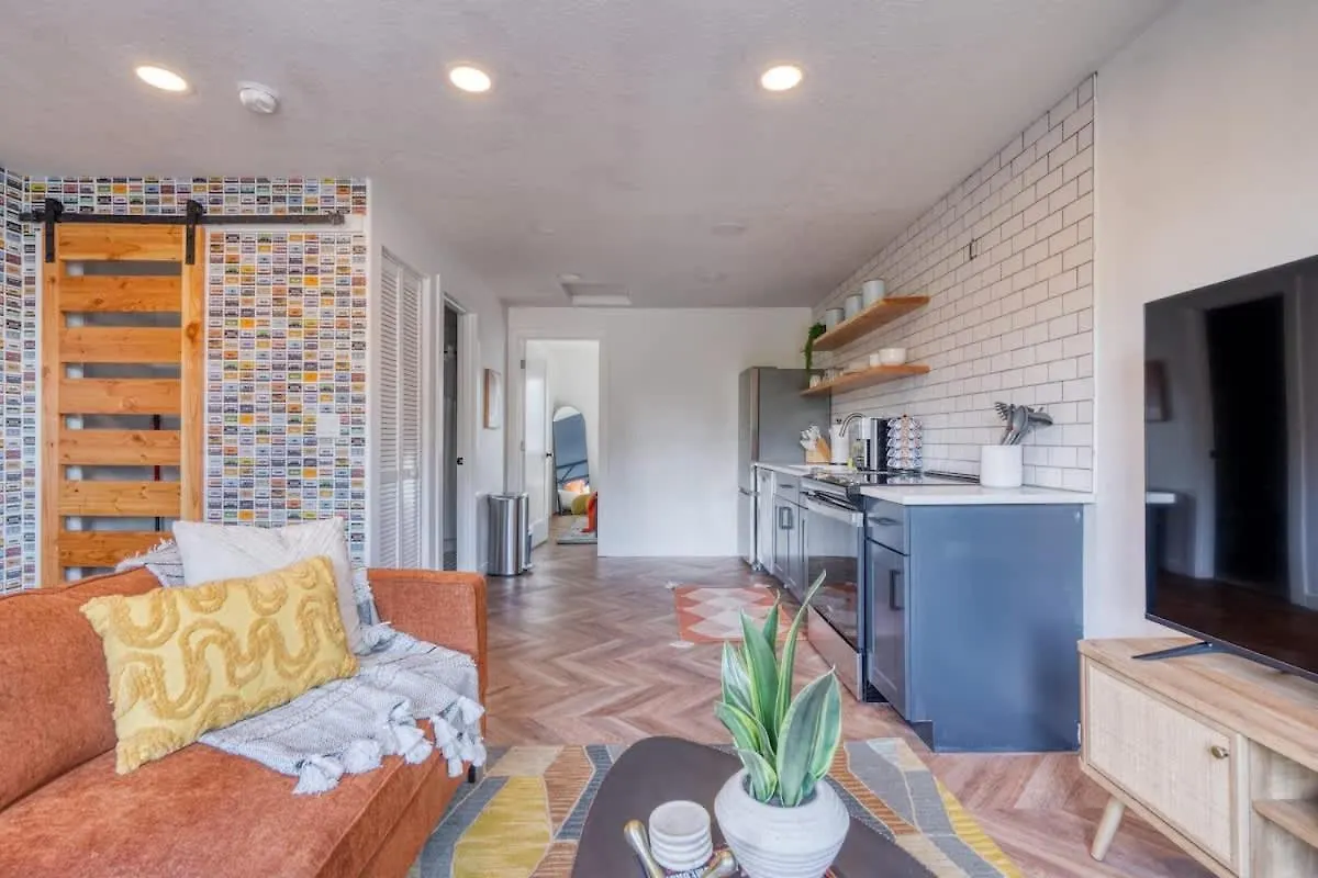 Stay Portland Collection - The Perfect Retro Portland Retreat - Vintage Shops